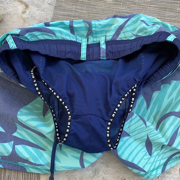 Diesel MENS Hybrid Shorts - Picture 3 of 5